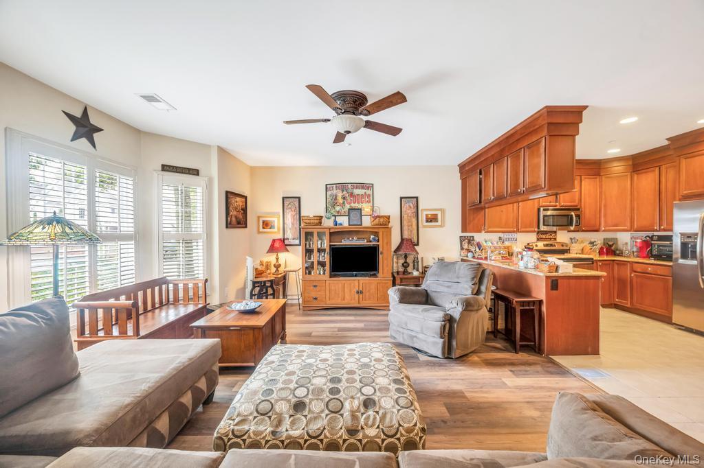 Single Family Okeefe Suffolk County, NY 11769, MLS-905967-5