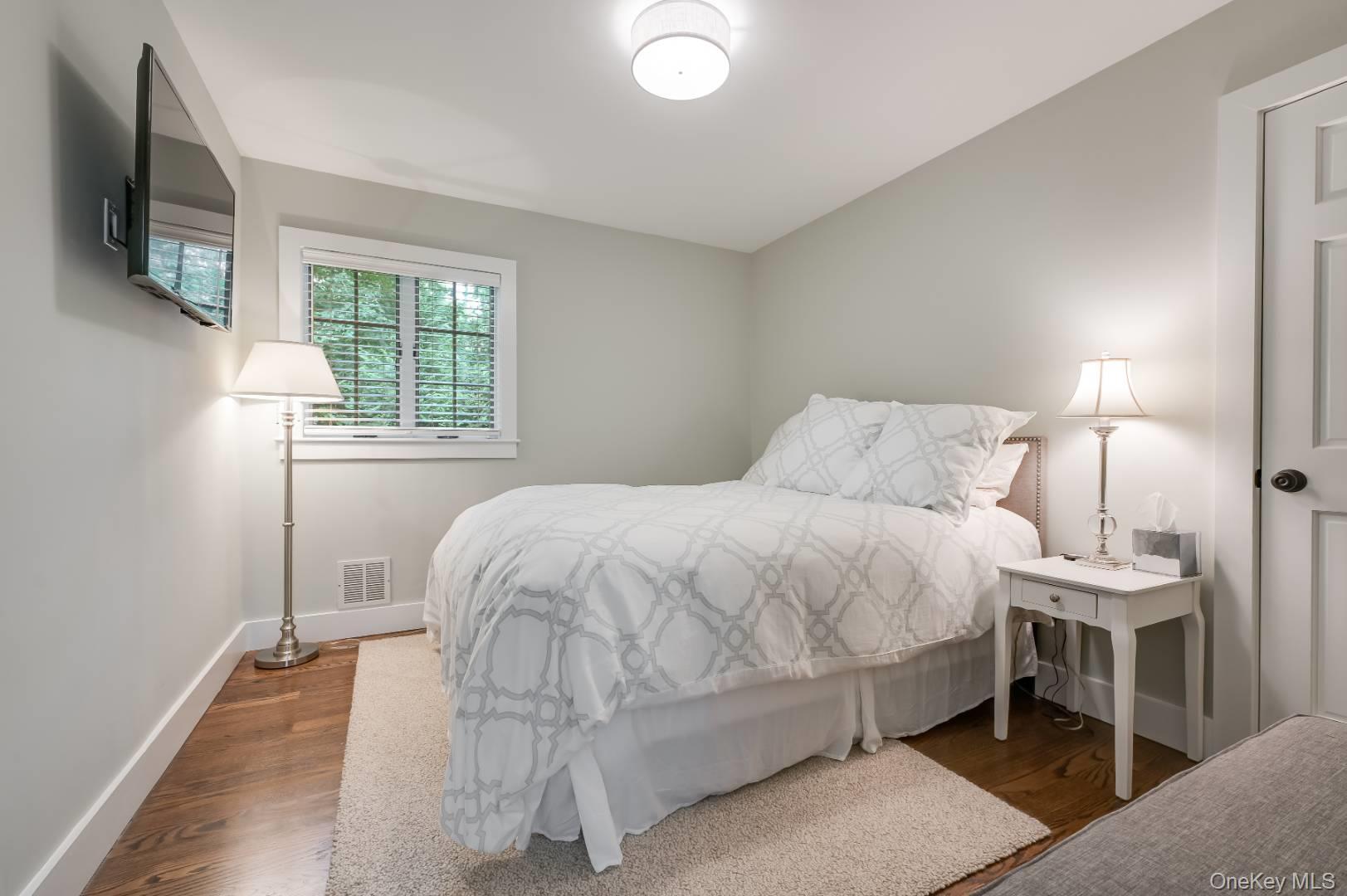 Single Family Shadyrest Suffolk County, NY 11963, MLS-906022-26