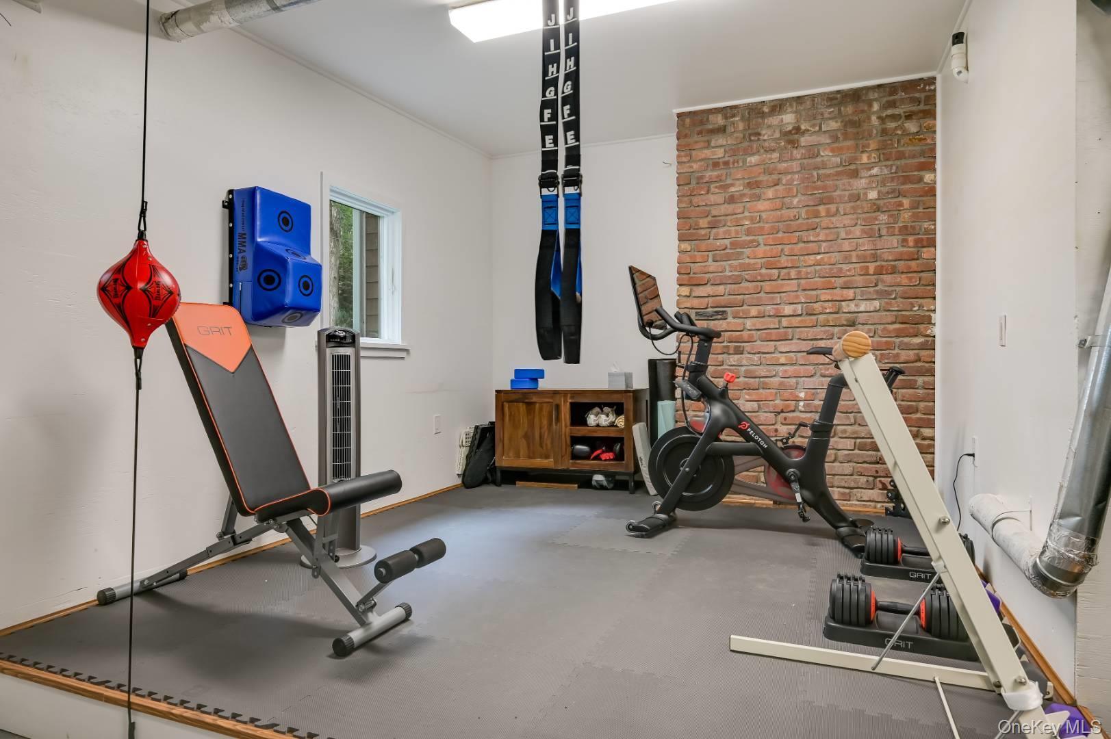 Single Family Shadyrest  Suffolk County, NY 11963, MLS-906022-31