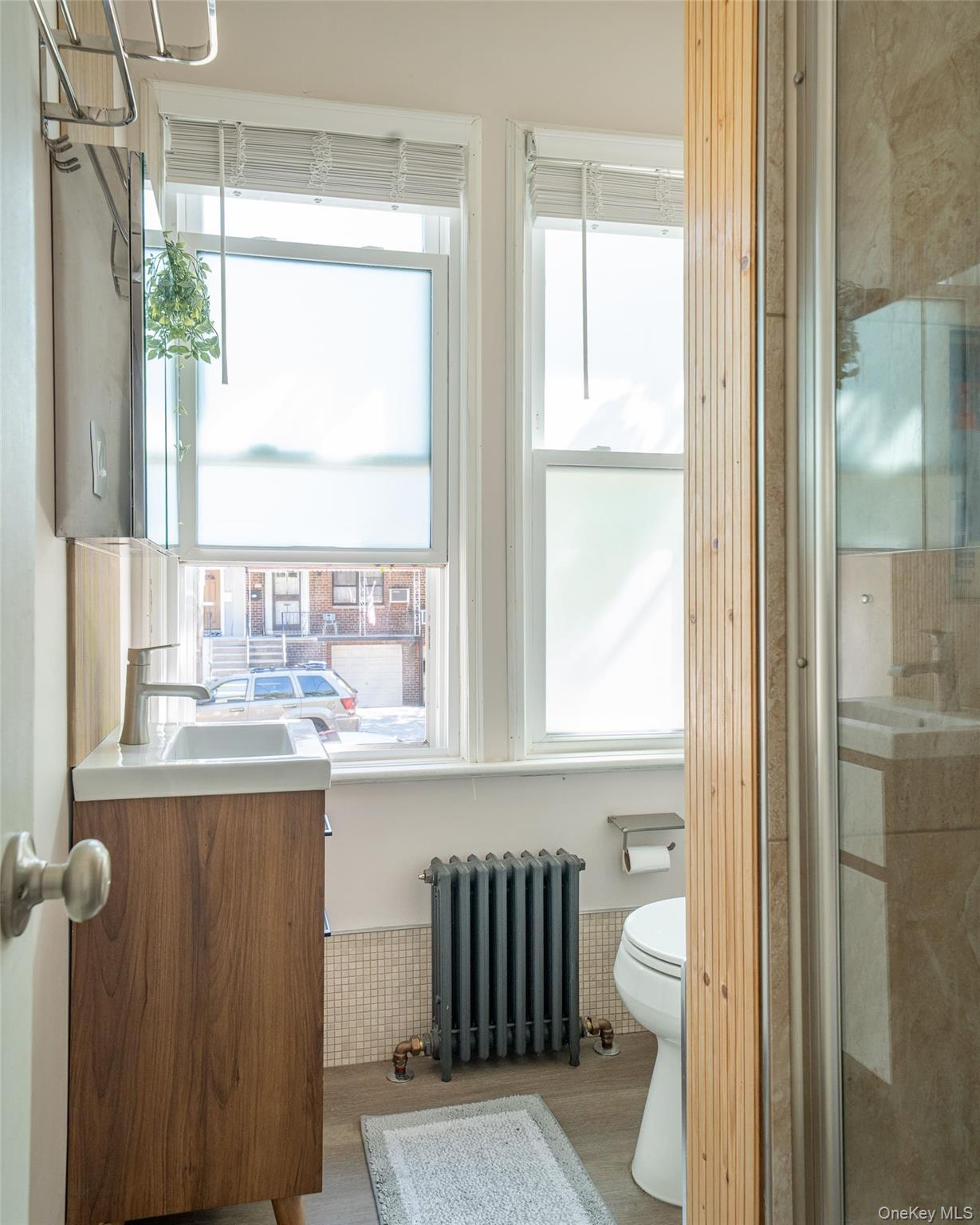 Single Family Haight  Bronx, NY 10461, MLS-906053-24