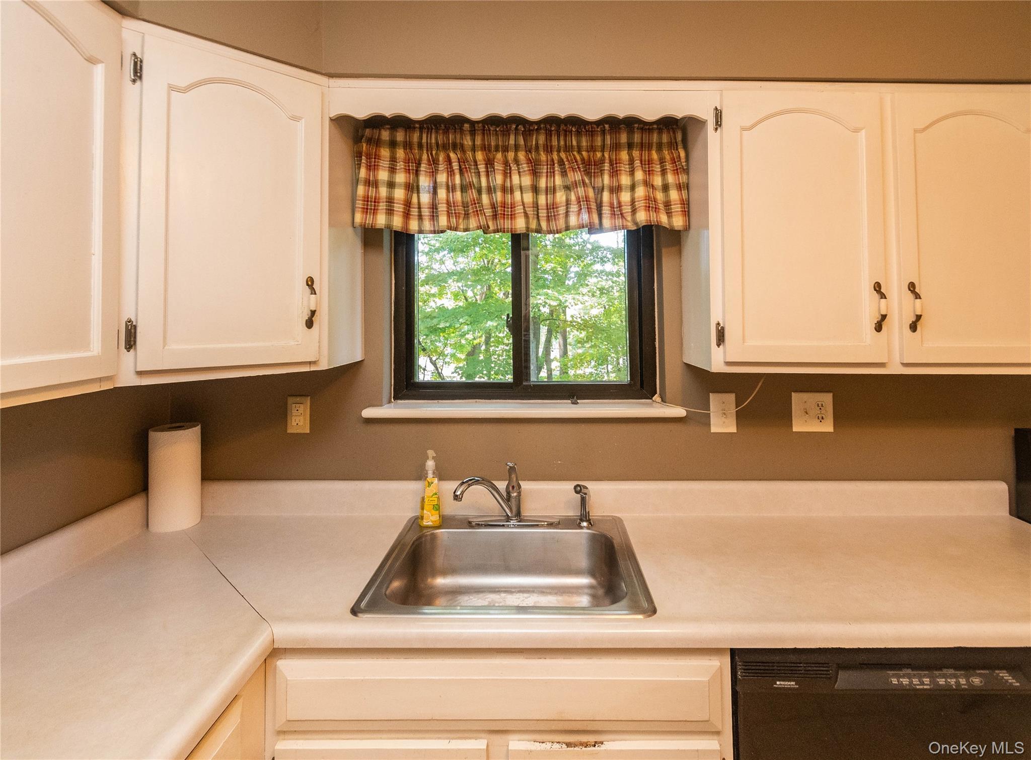 Single Family Village  Ulster County, NY 12401, MLS-906066-18