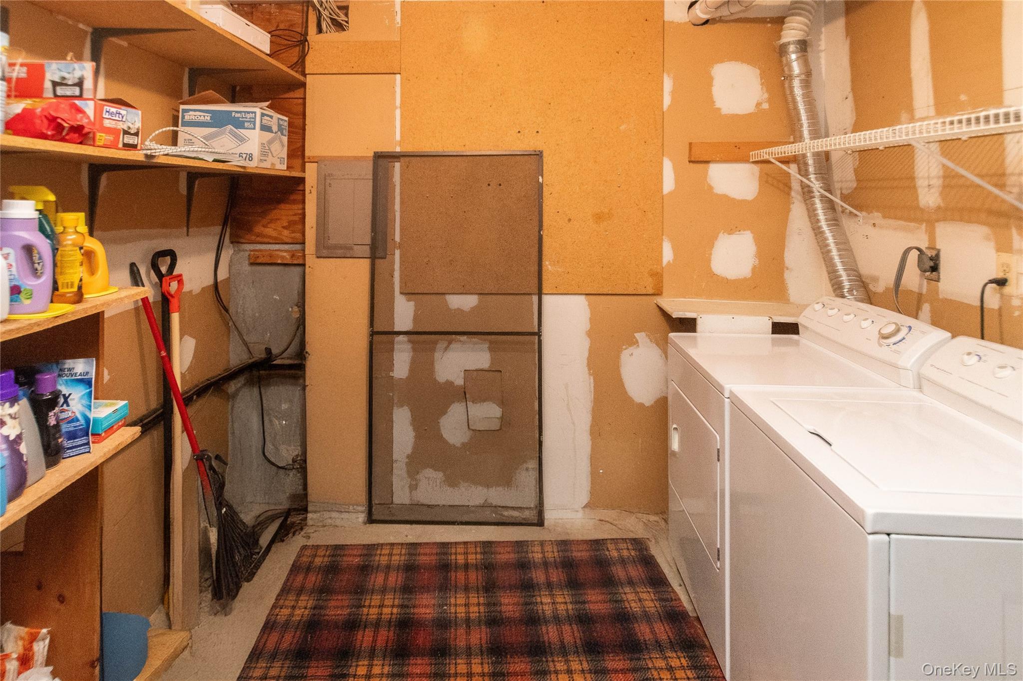 Single Family Village  Ulster County, NY 12401, MLS-906066-33