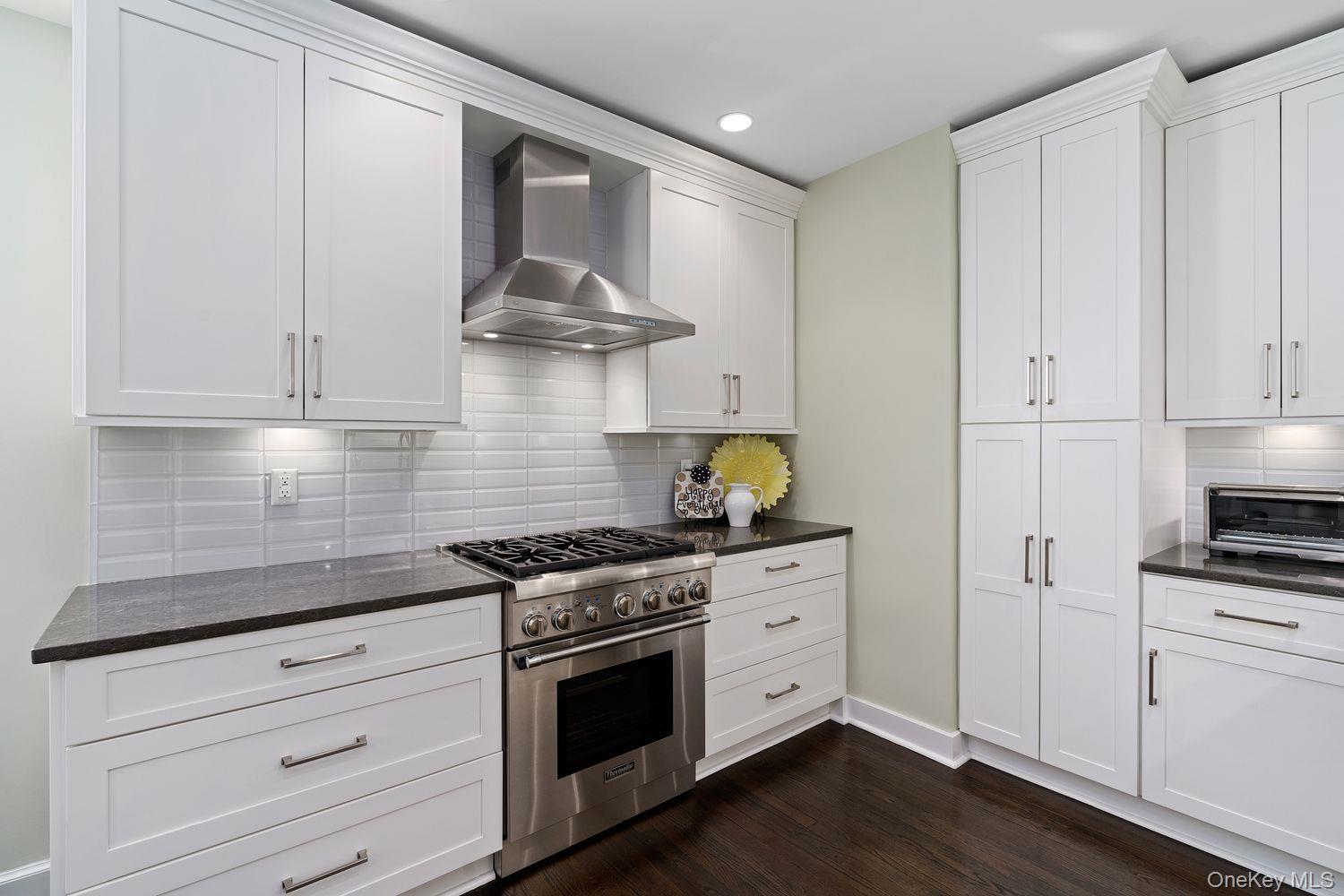 Coop Brooklands  Westchester County, NY 10708, MLS-906104-4