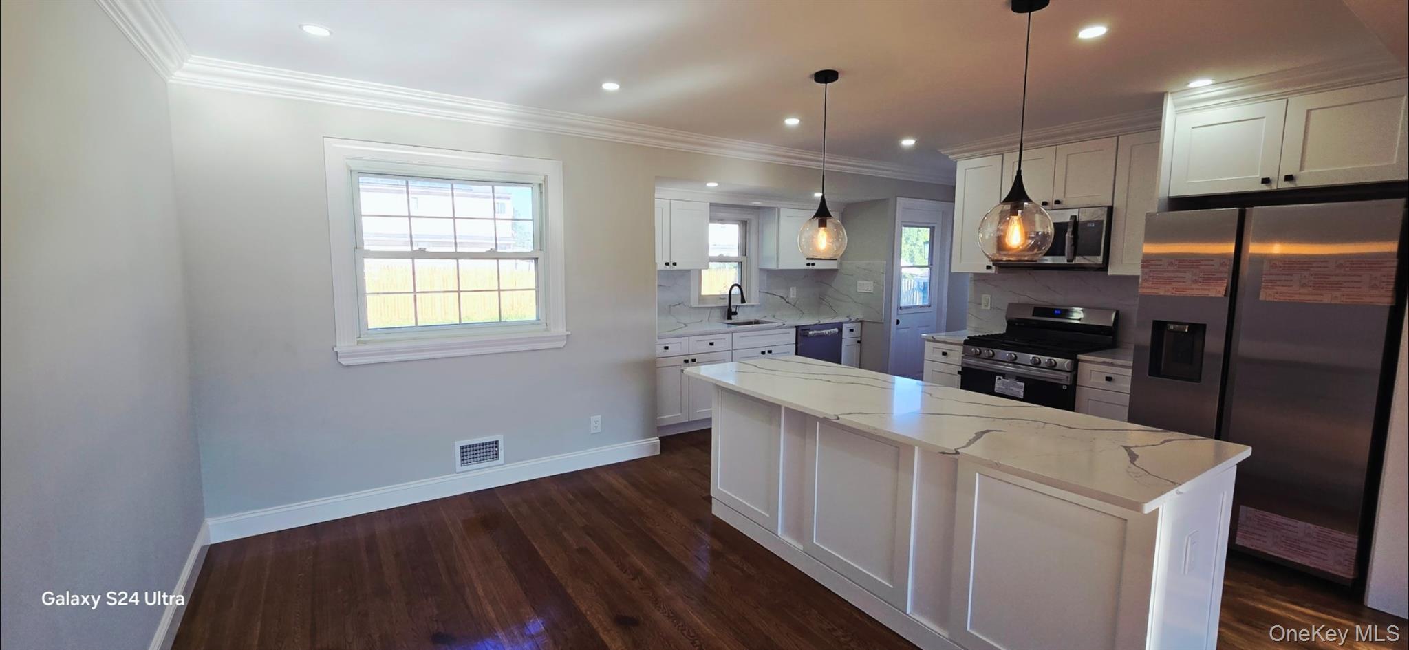 Single Family Burlington Suffolk County, NY 11729, MLS-906116-12