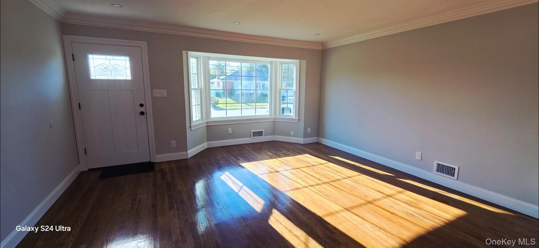 Single Family Burlington Suffolk County, NY 11729, MLS-906116-15