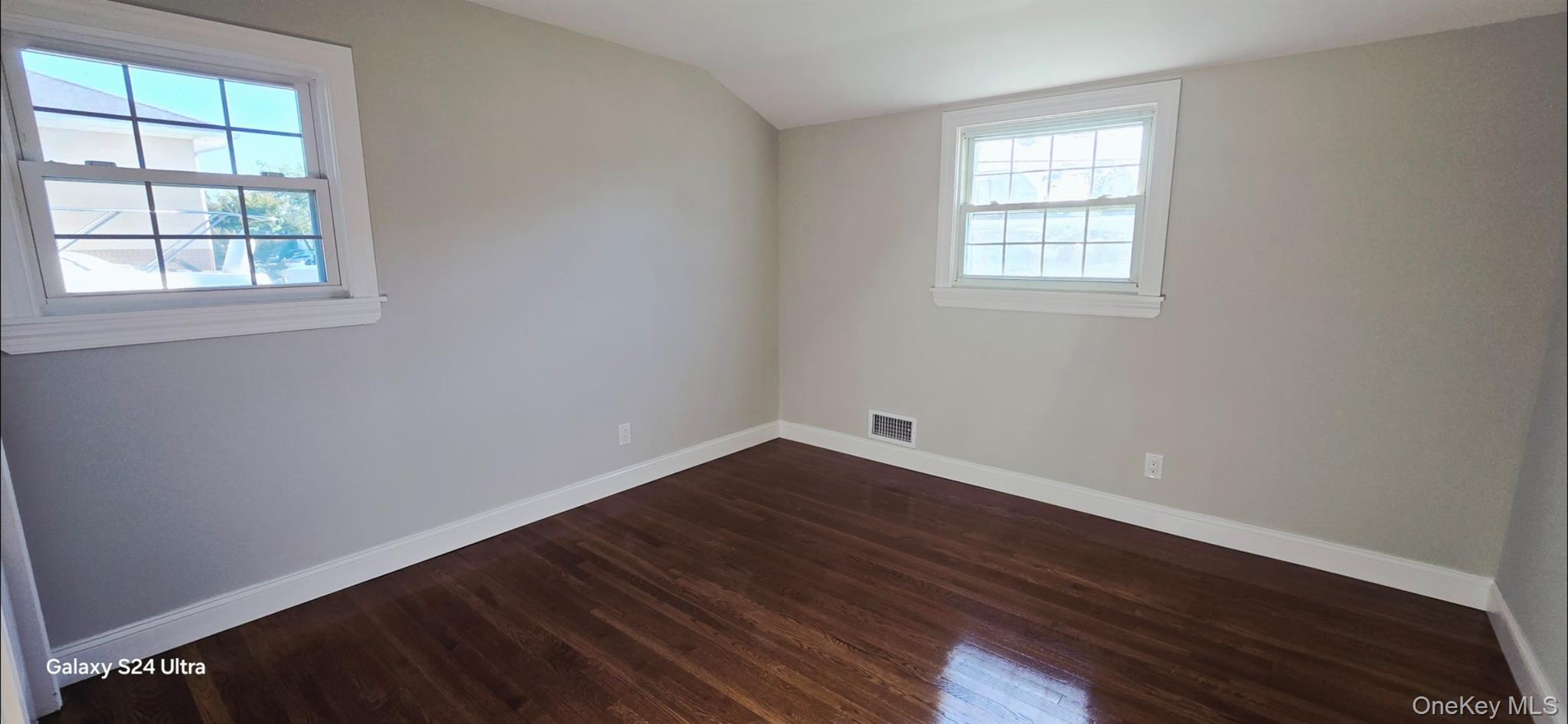 Single Family Burlington Suffolk County, NY 11729, MLS-906116-18