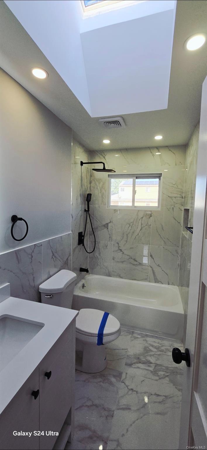 Single Family Burlington Suffolk County, NY 11729, MLS-906116-20