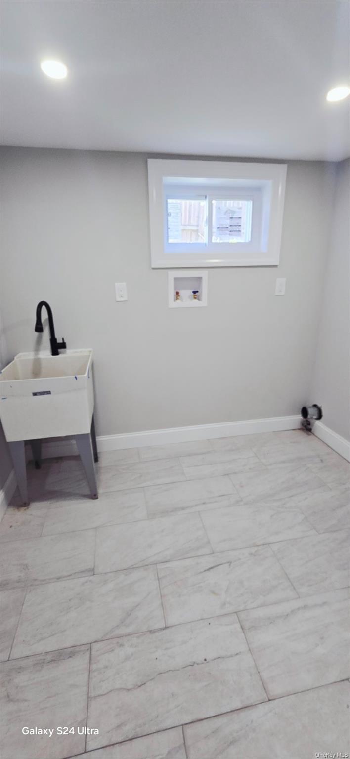 Single Family Burlington Suffolk County, NY 11729, MLS-906116-26