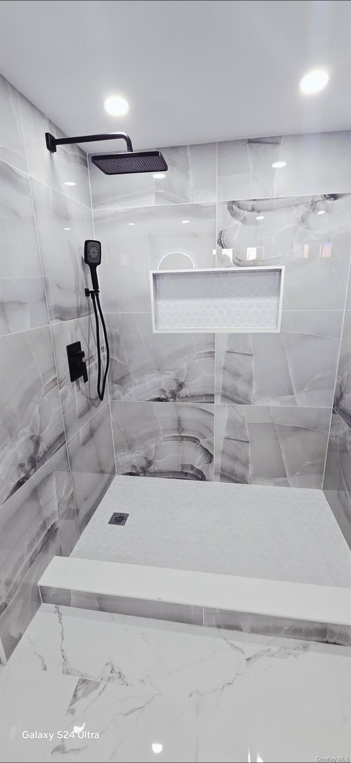 Single Family Burlington Suffolk County, NY 11729, MLS-906116-30