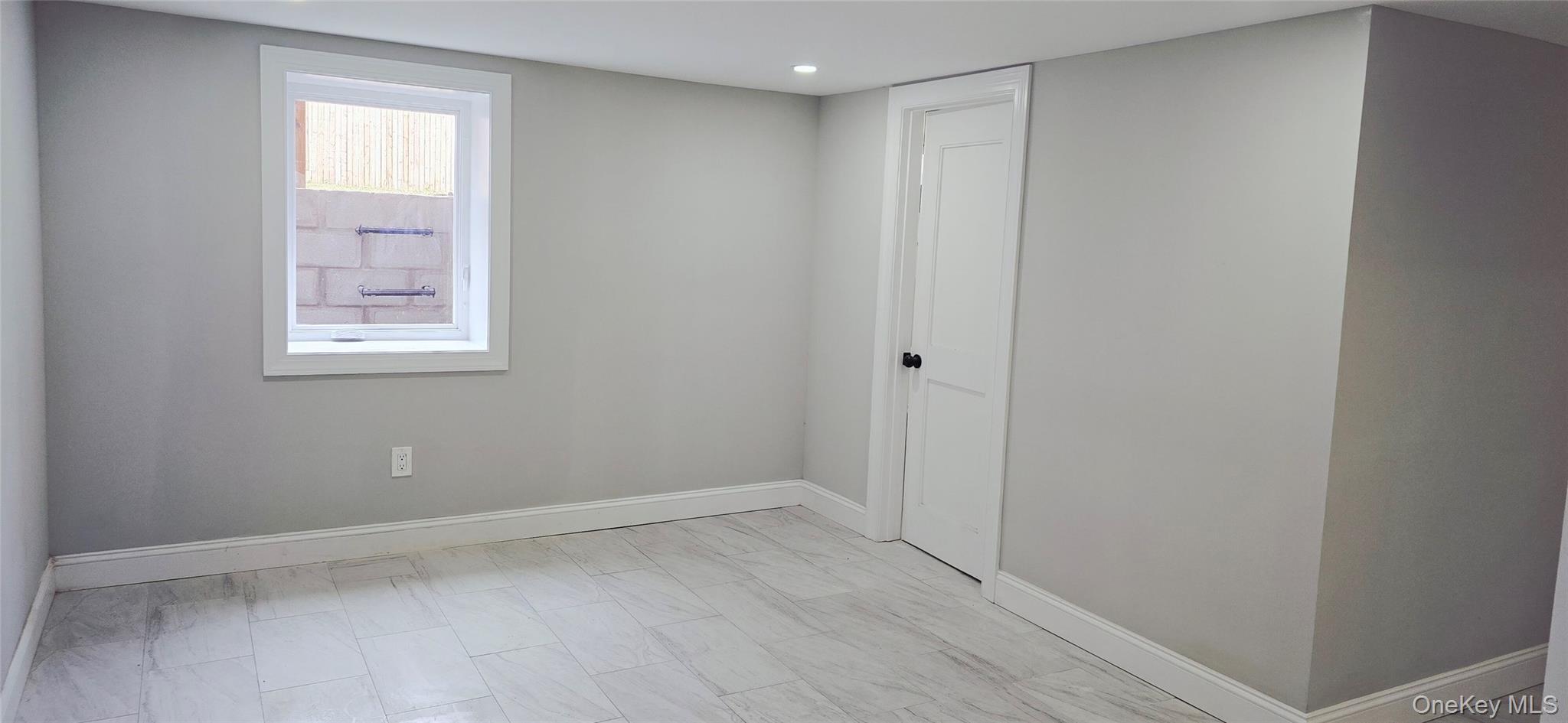 Single Family Burlington Suffolk County, NY 11729, MLS-906116-32