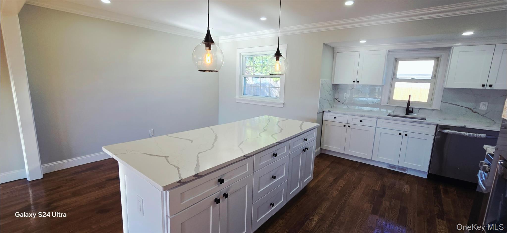 Single Family Burlington Suffolk County, NY 11729, MLS-906116-8