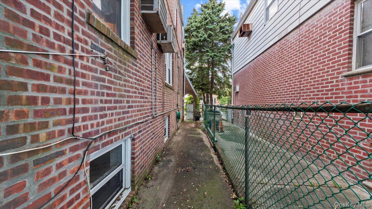 Single Family Tiemann  Bronx, NY 10469, MLS-906129-16