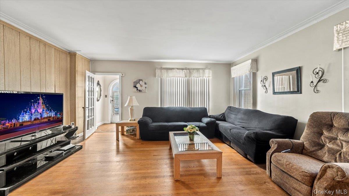 Single Family Tiemann  Bronx, NY 10469, MLS-906129-2