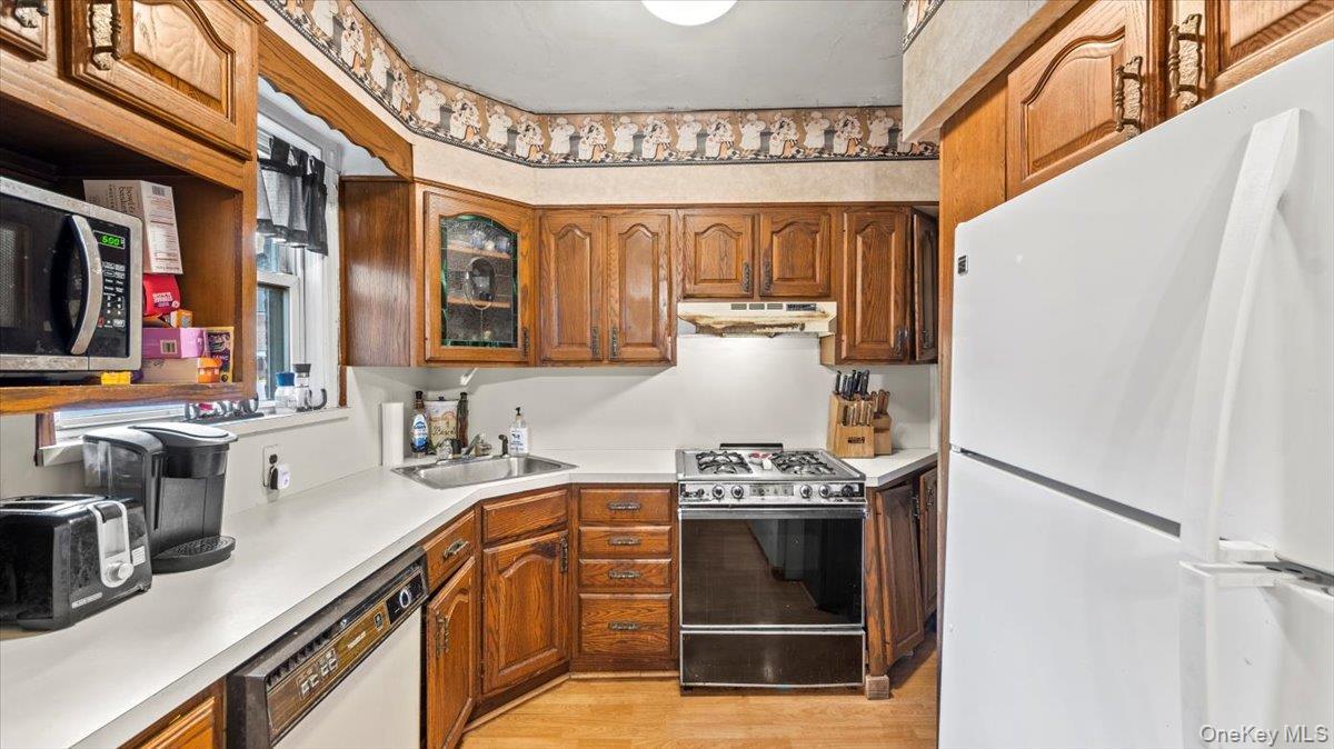 Single Family Tiemann  Bronx, NY 10469, MLS-906129-7