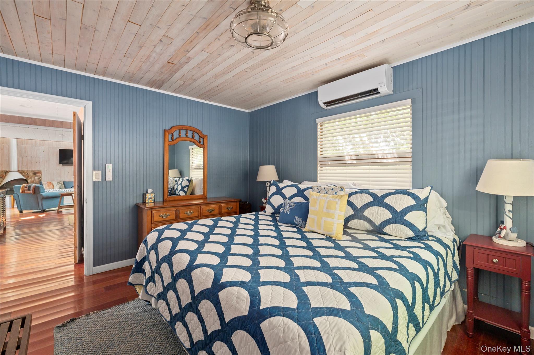 Single Family Seneca Suffolk County, NY 11770, MLS-906137-14