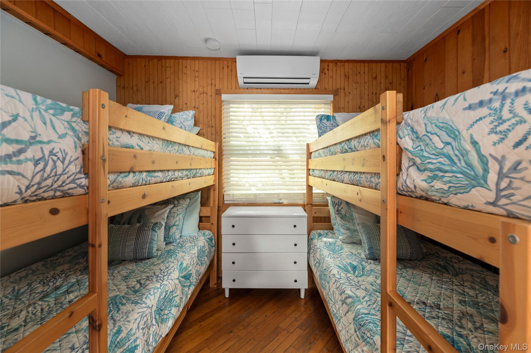 Single Family Seneca Suffolk County, NY 11770, MLS-906137-17