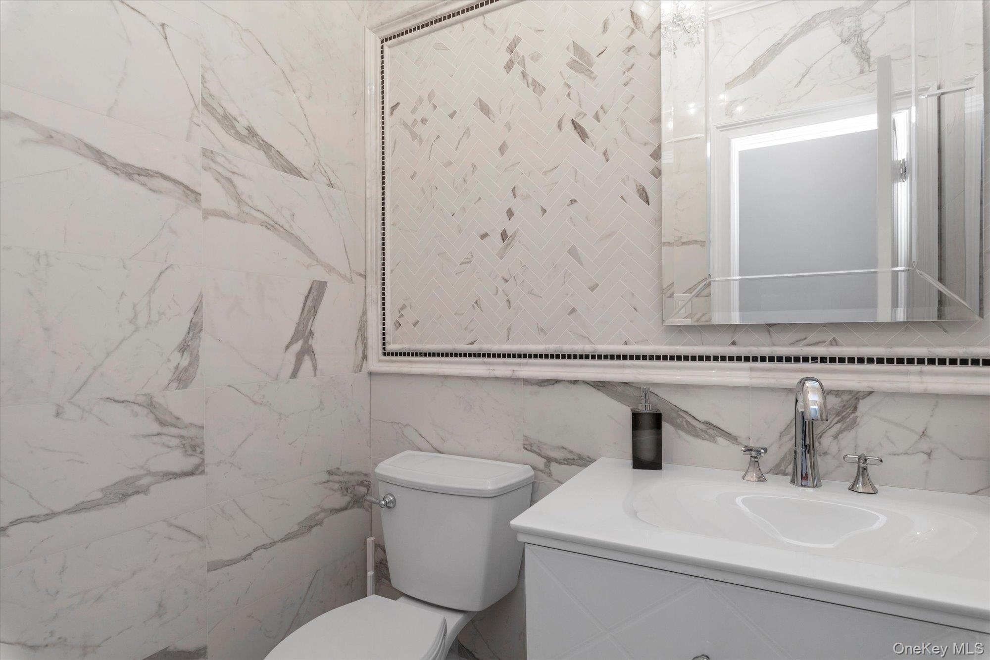 Single Family Silverton  Nassau County, NY 11793, MLS-906183-10