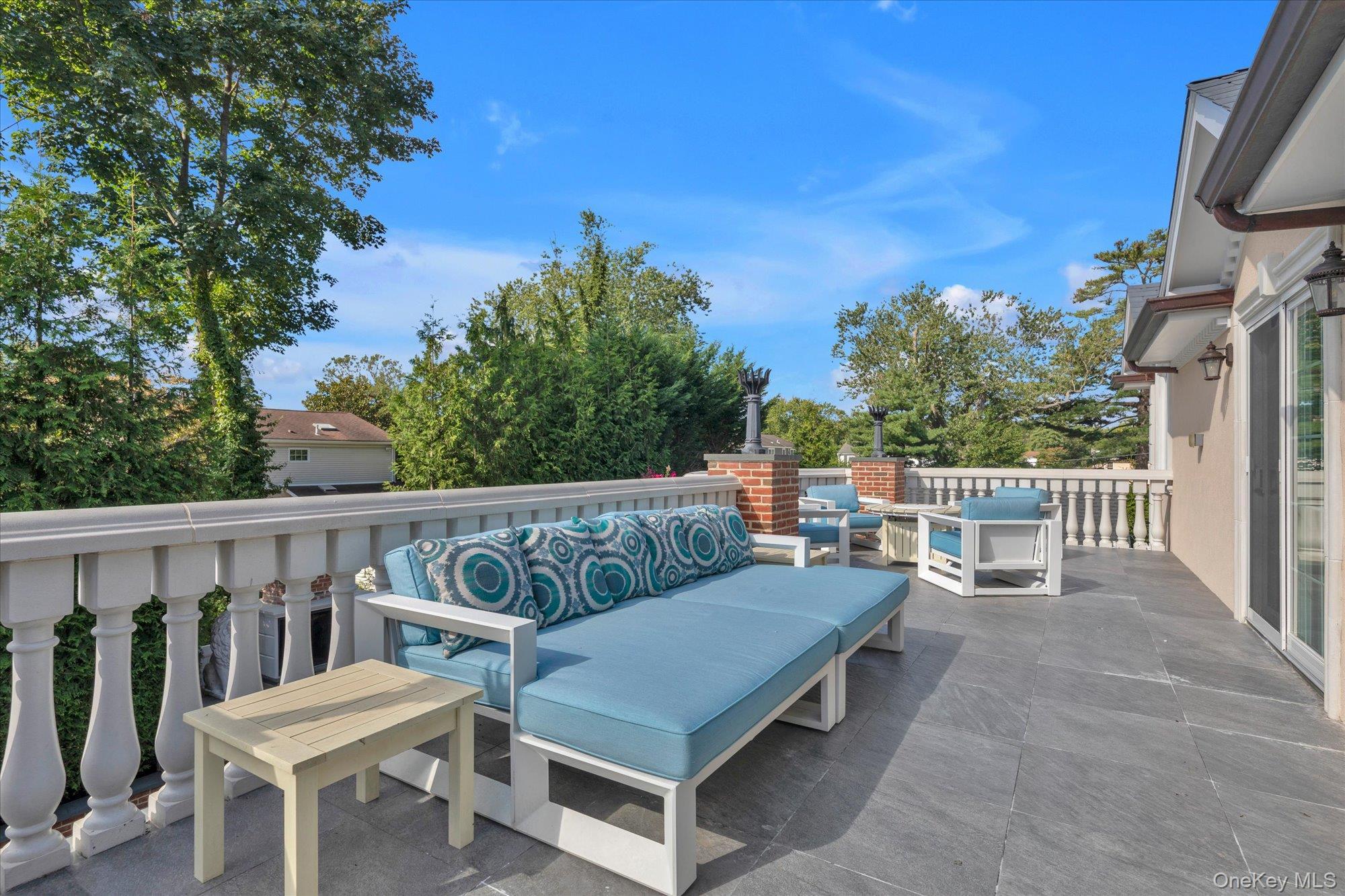 Single Family Silverton  Nassau County, NY 11793, MLS-906183-15