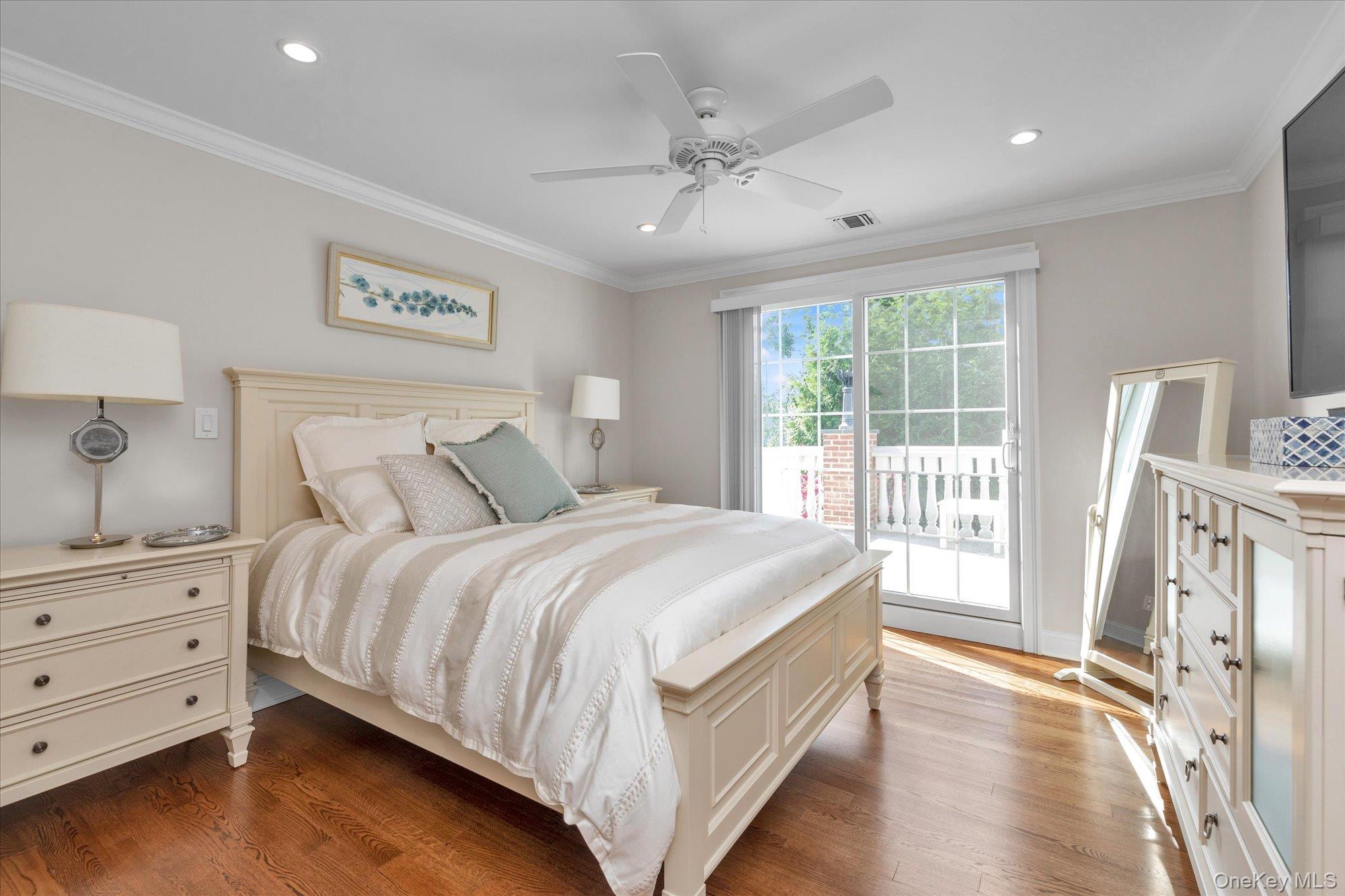 Single Family Silverton  Nassau County, NY 11793, MLS-906183-16