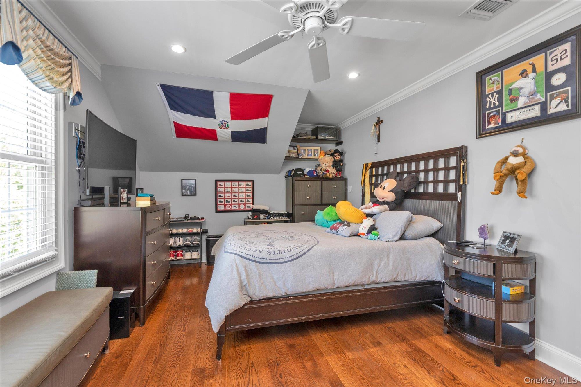 Single Family Silverton  Nassau County, NY 11793, MLS-906183-18