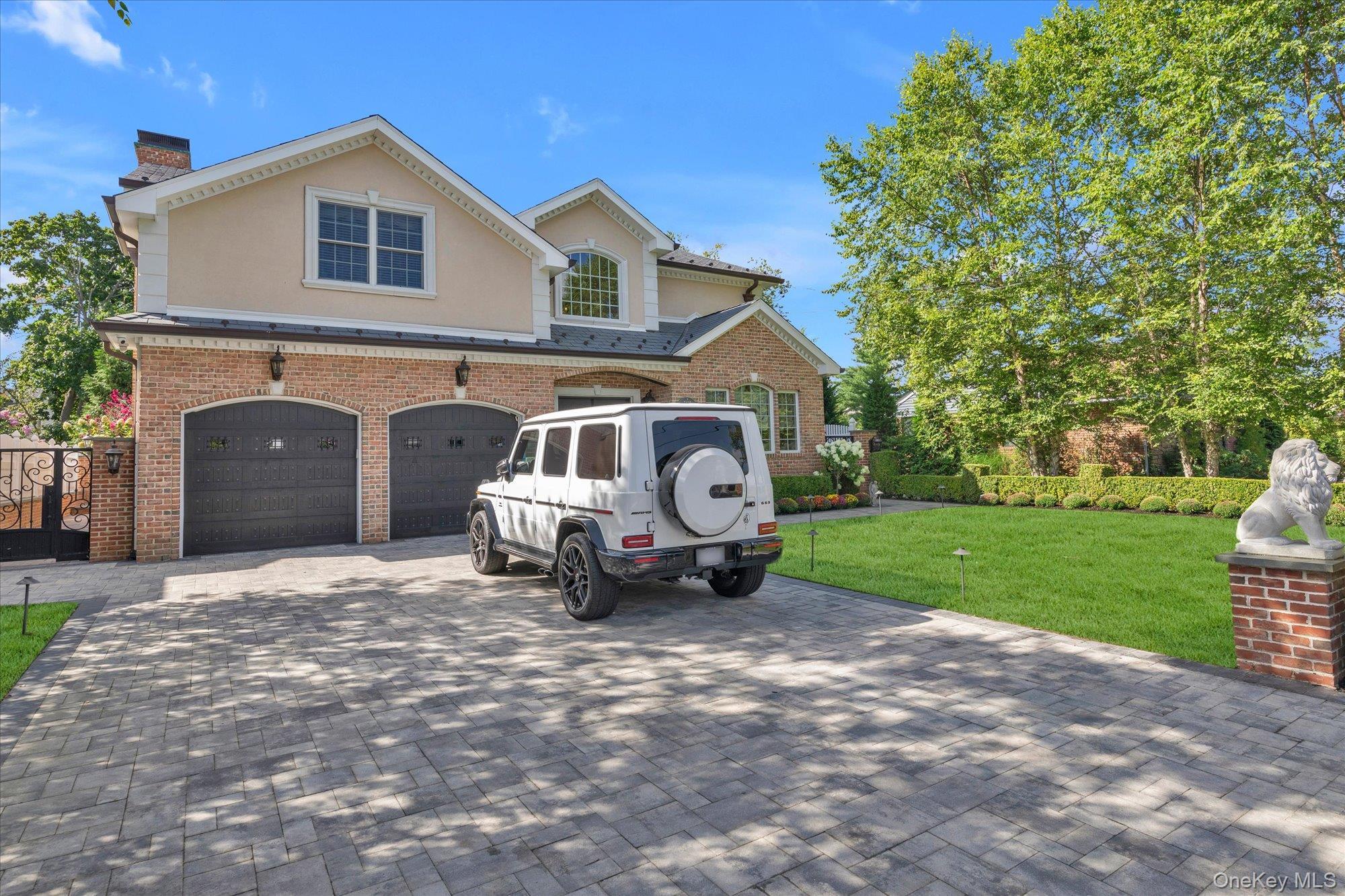 Single Family Silverton  Nassau County, NY 11793, MLS-906183-2