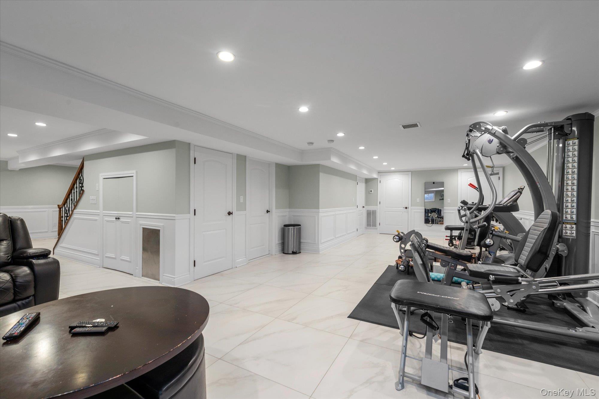 Single Family Silverton  Nassau County, NY 11793, MLS-906183-21