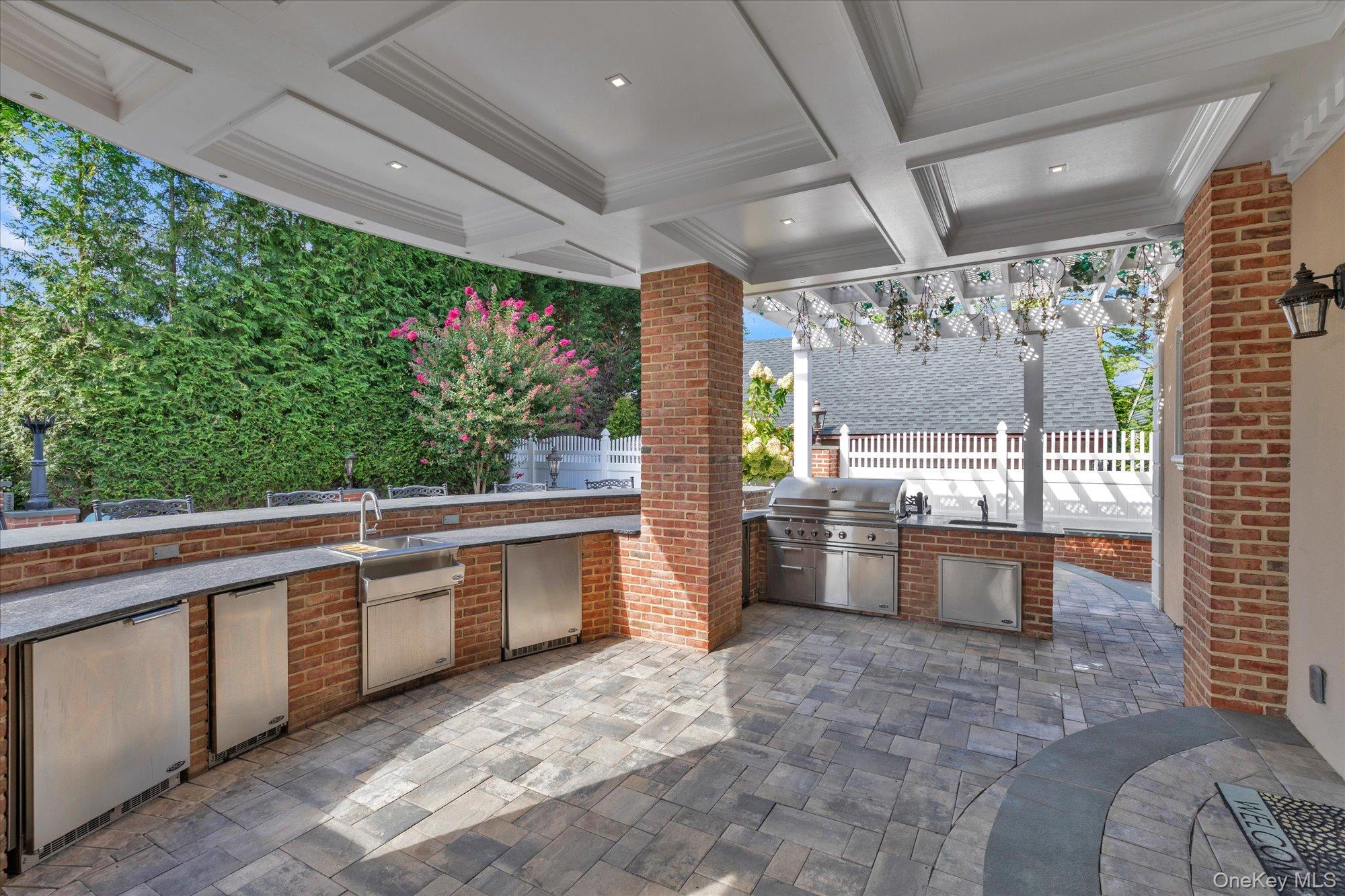 Single Family Silverton  Nassau County, NY 11793, MLS-906183-23