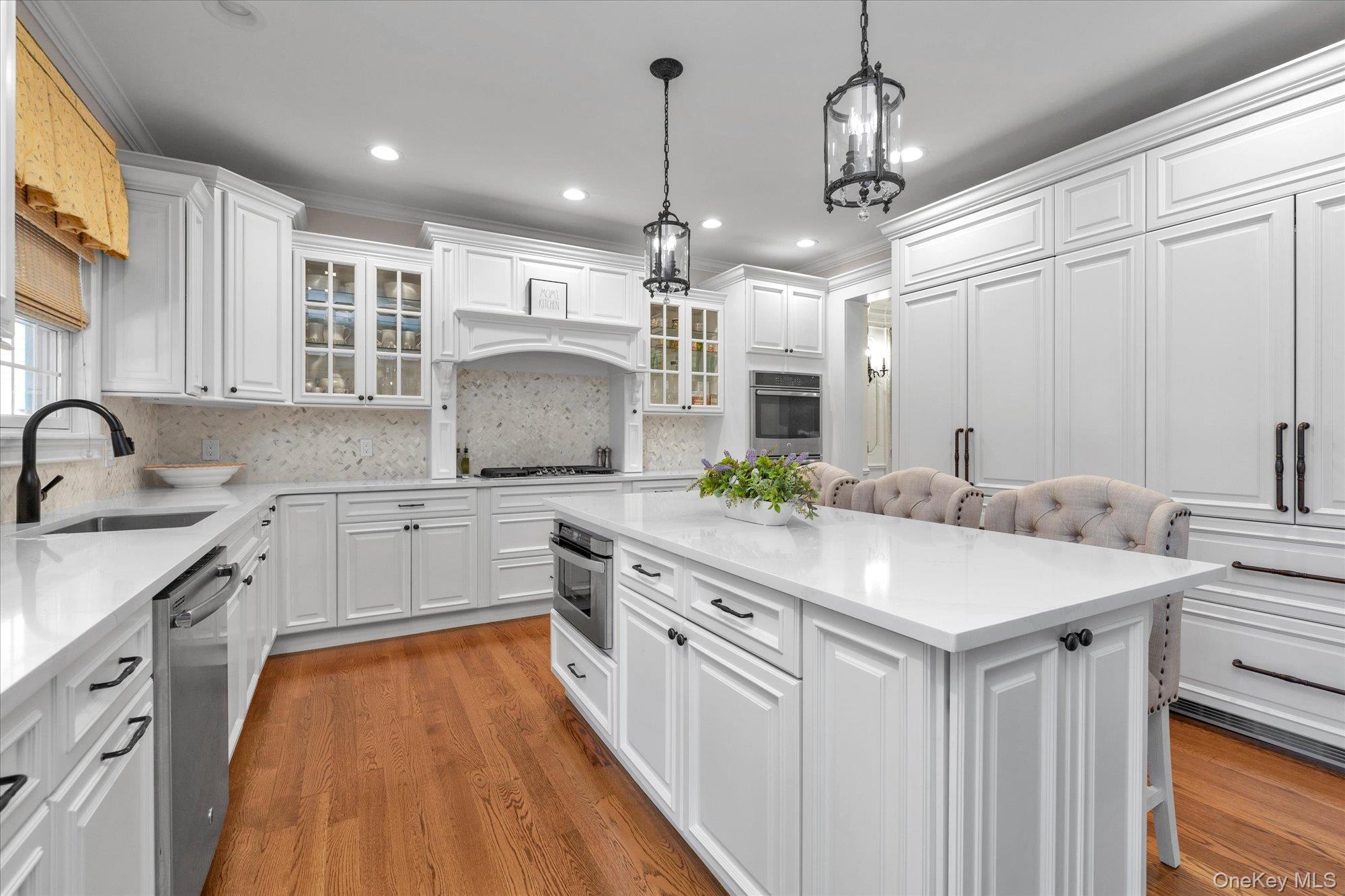 Single Family Silverton  Nassau County, NY 11793, MLS-906183-8