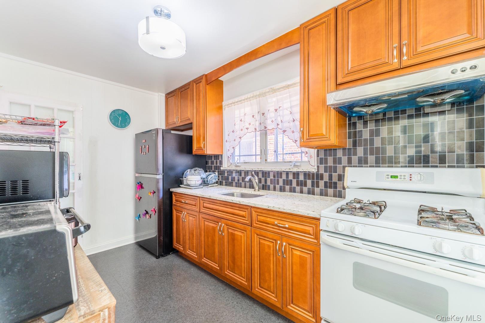 Single Family 217th Queens, NY 11413, MLS-906205-10