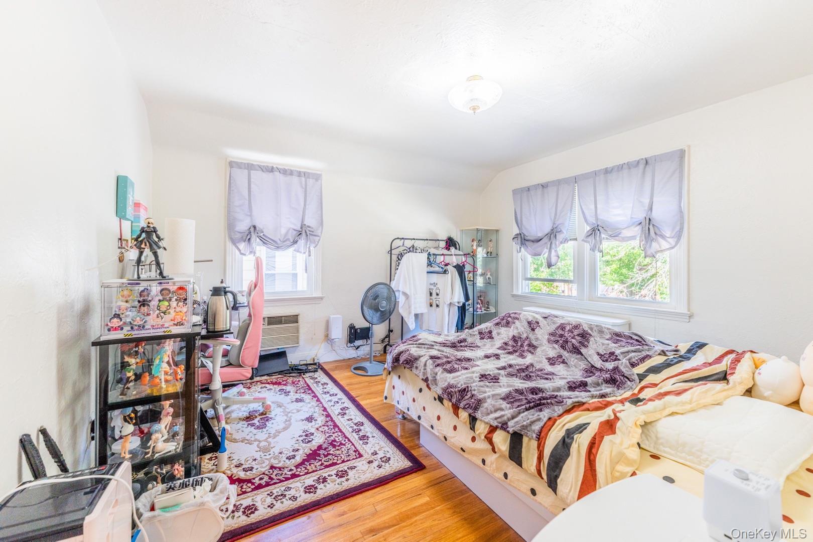 Single Family 217th Queens, NY 11413, MLS-906205-15