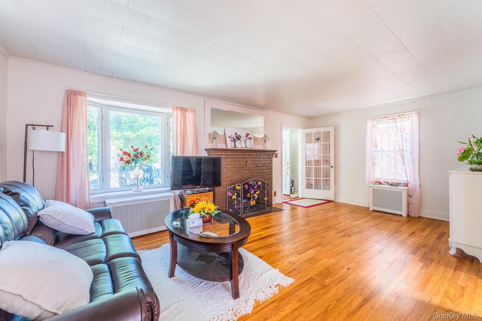 Single Family 217th Queens, NY 11413, MLS-906205-7