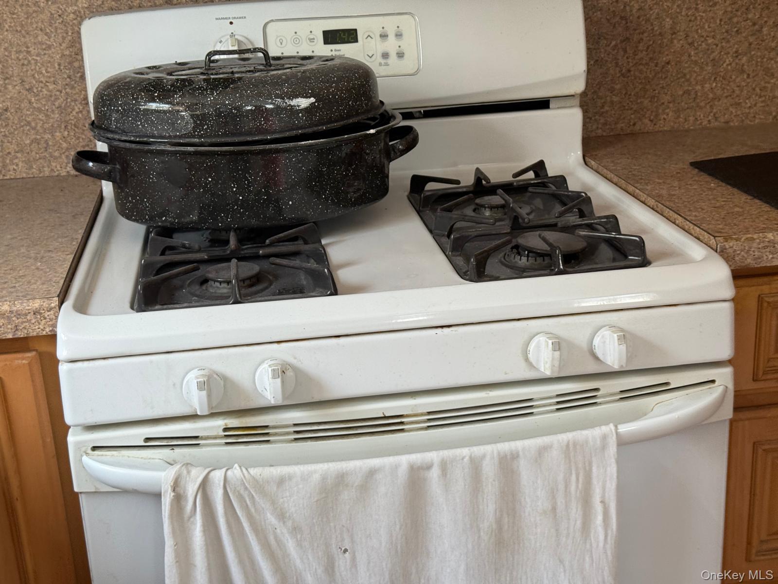 Single Family Chandler  Queens, NY 11691, MLS-906208-16