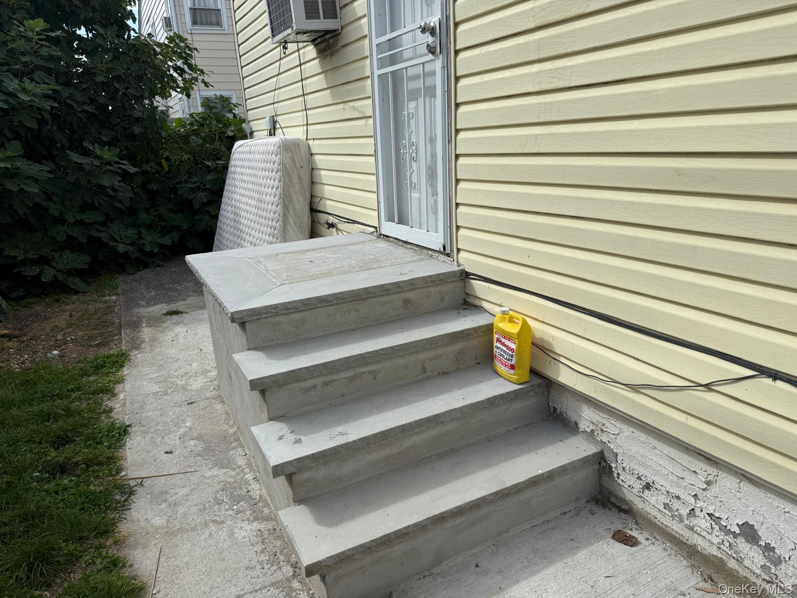 Single Family Chandler  Queens, NY 11691, MLS-906208-22