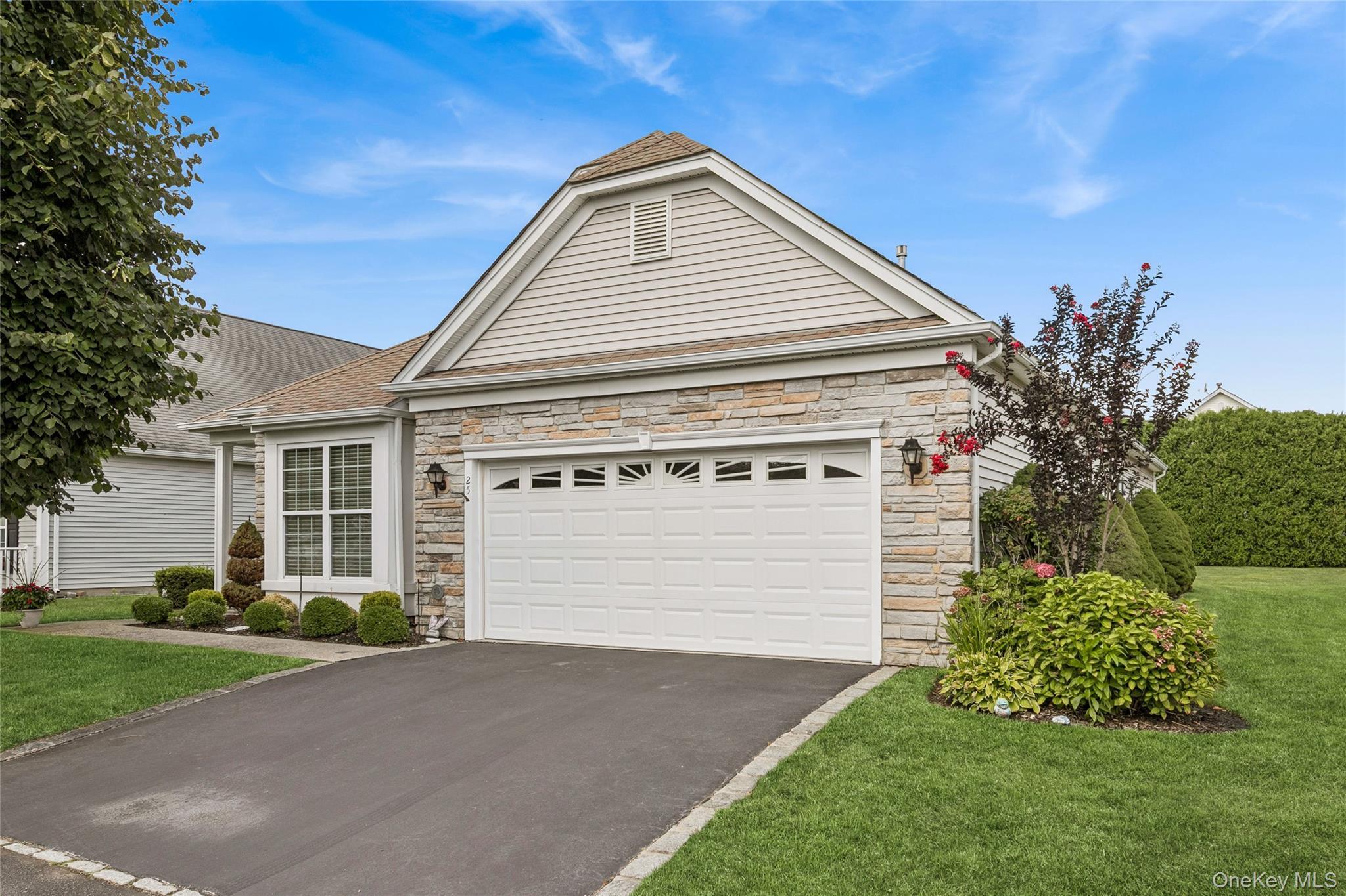 Condo Louden  Suffolk County, NY 11766, MLS-906234-2