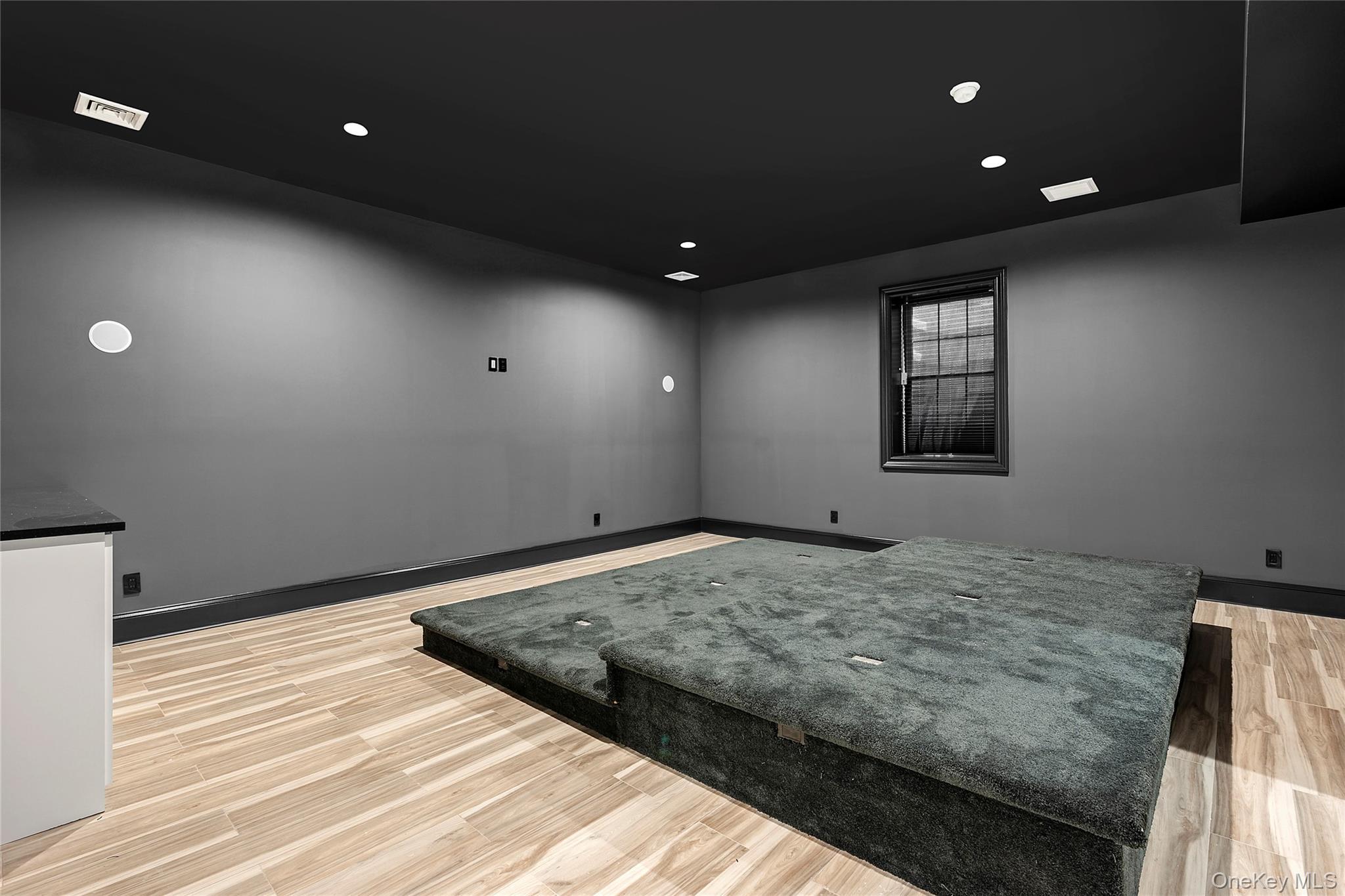 Single Family Deer Suffolk County, NY 11971, MLS-906322-21