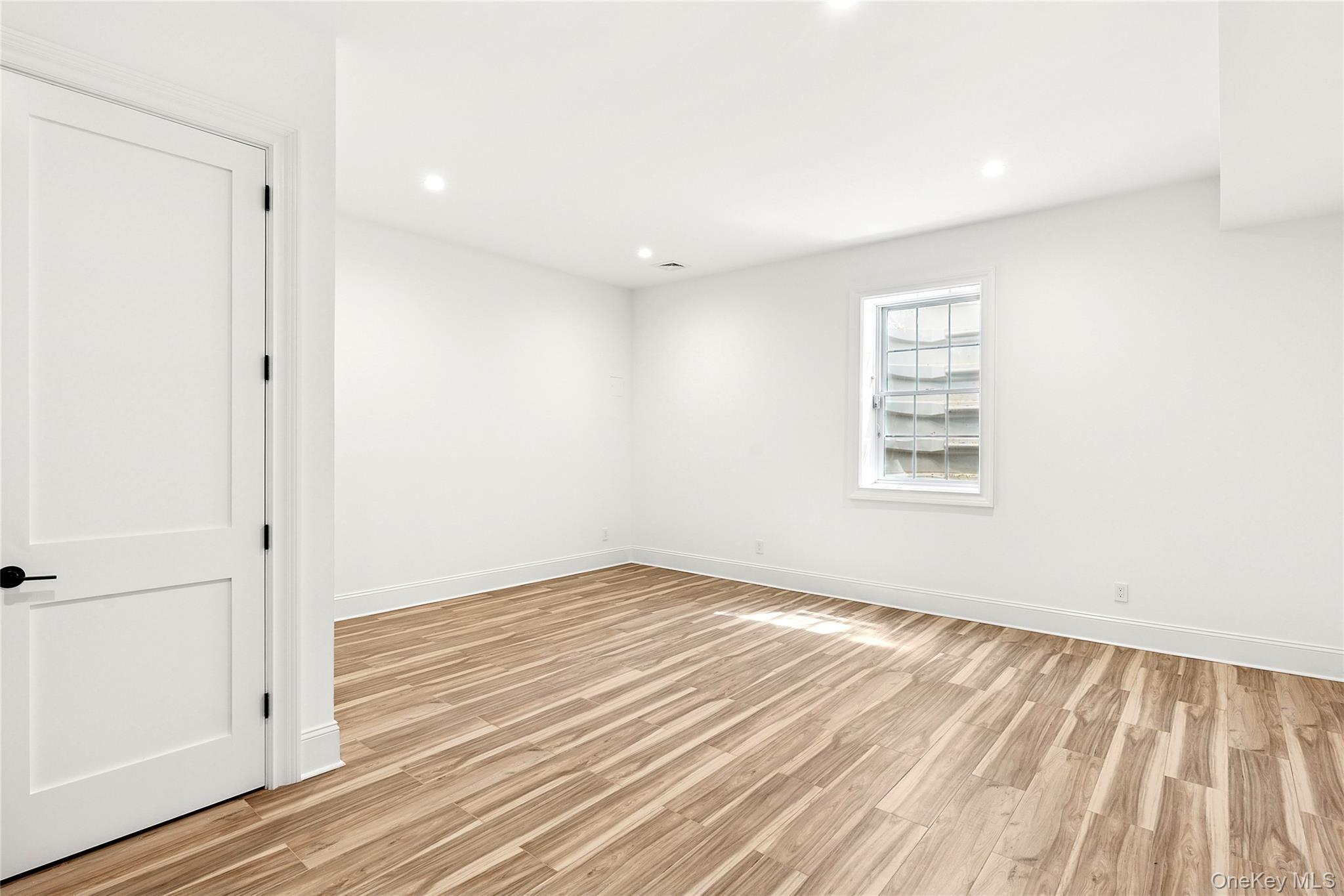 Single Family Deer Suffolk County, NY 11971, MLS-906322-23