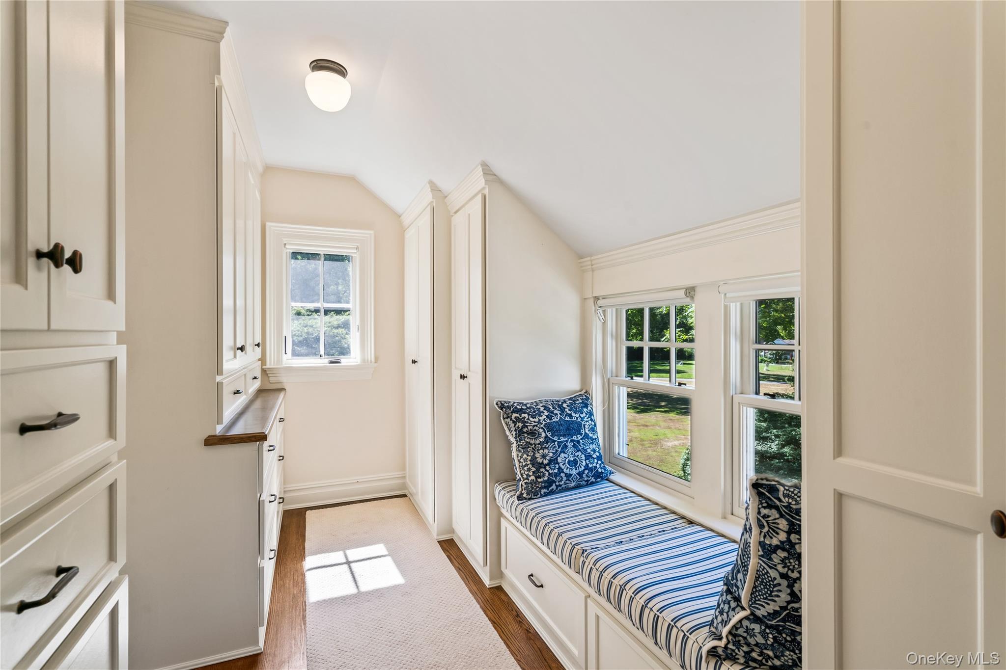 Single Family Gate Suffolk County, NY 11743, MLS-906380-25