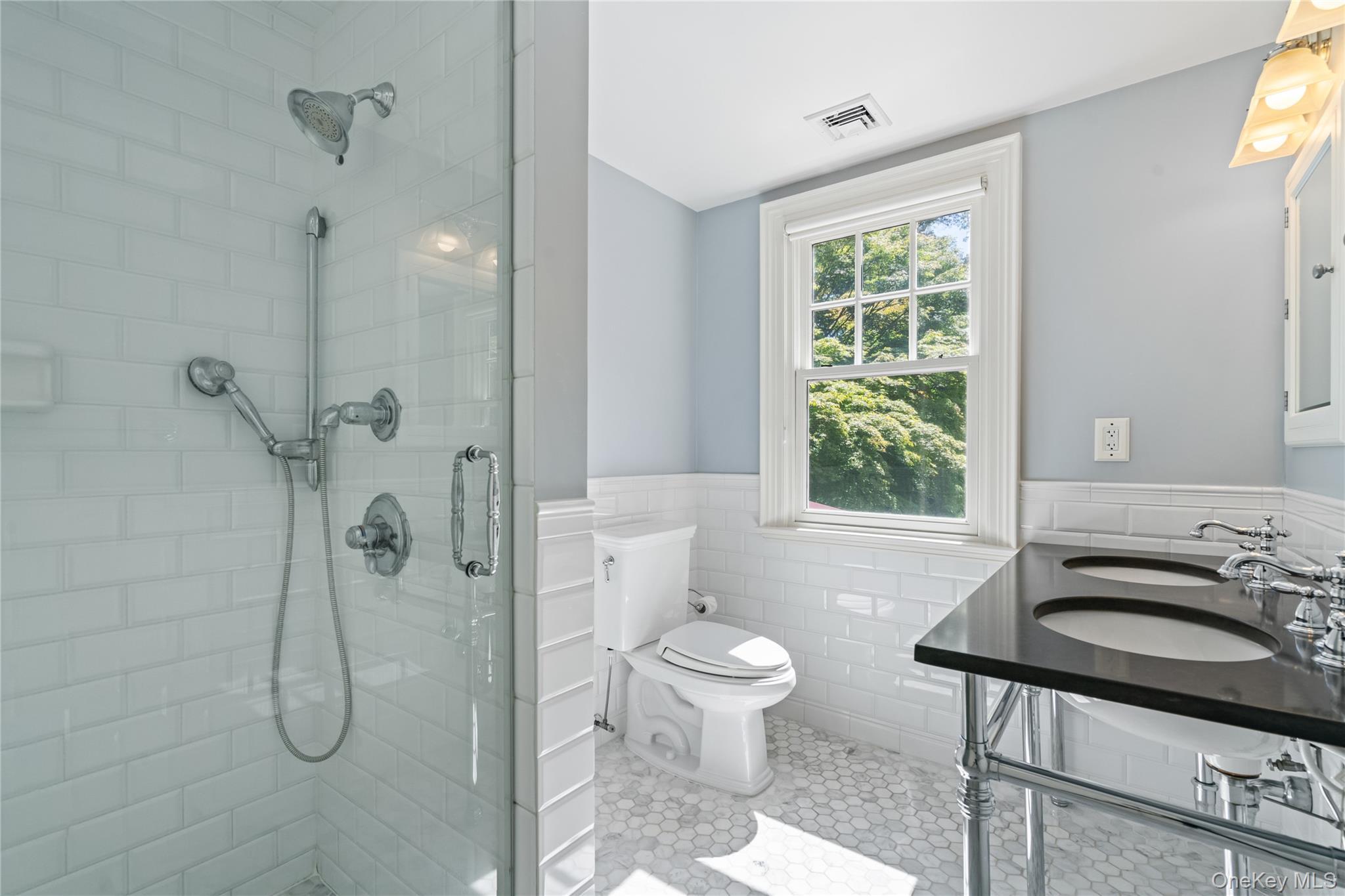 Single Family Gate Suffolk County, NY 11743, MLS-906380-32