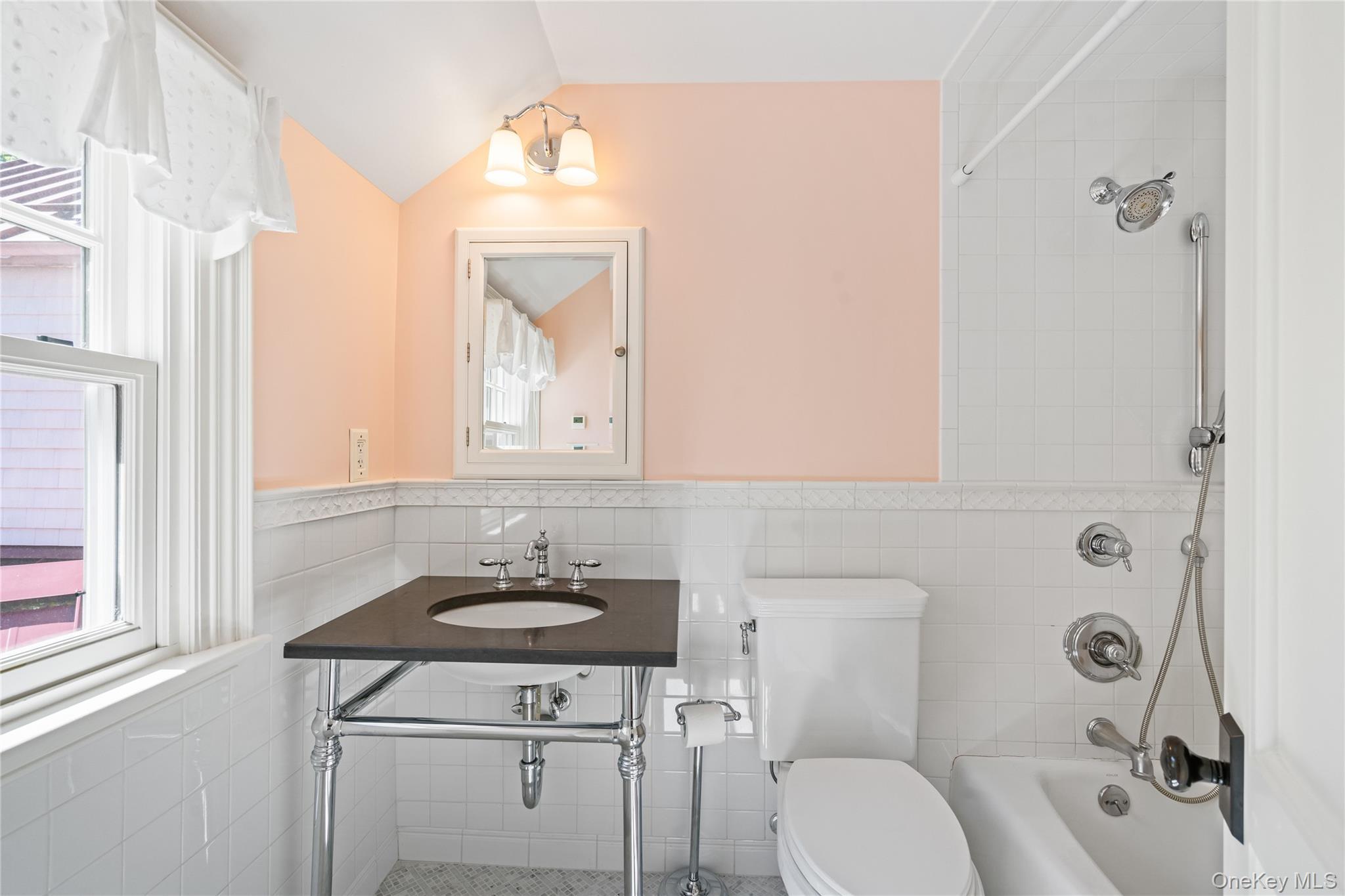 Single Family Gate Suffolk County, NY 11743, MLS-906380-34