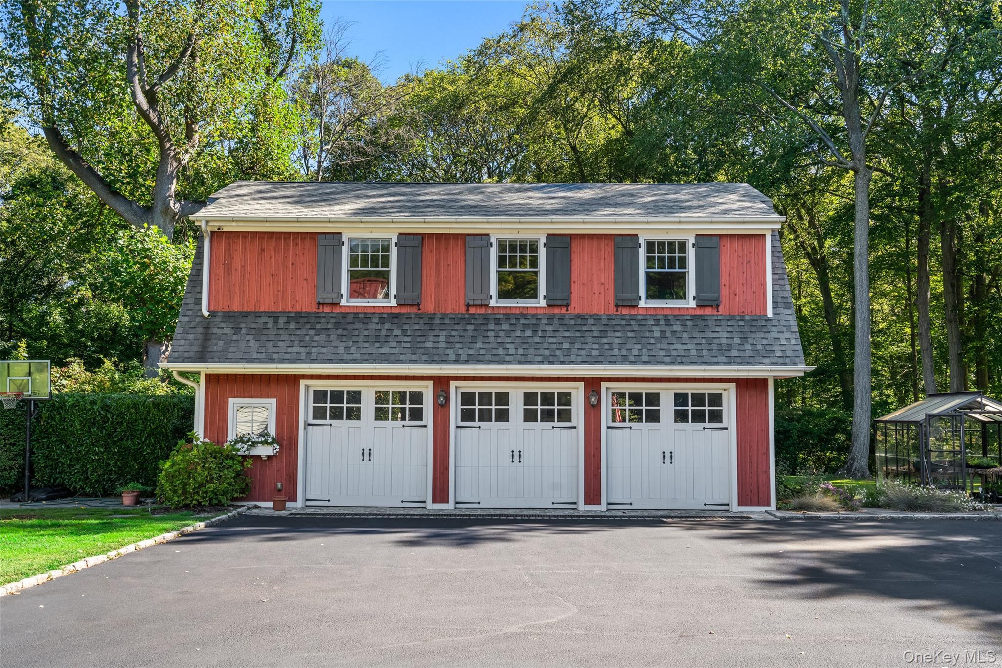 Single Family Gate Suffolk County, NY 11743, MLS-906380-35