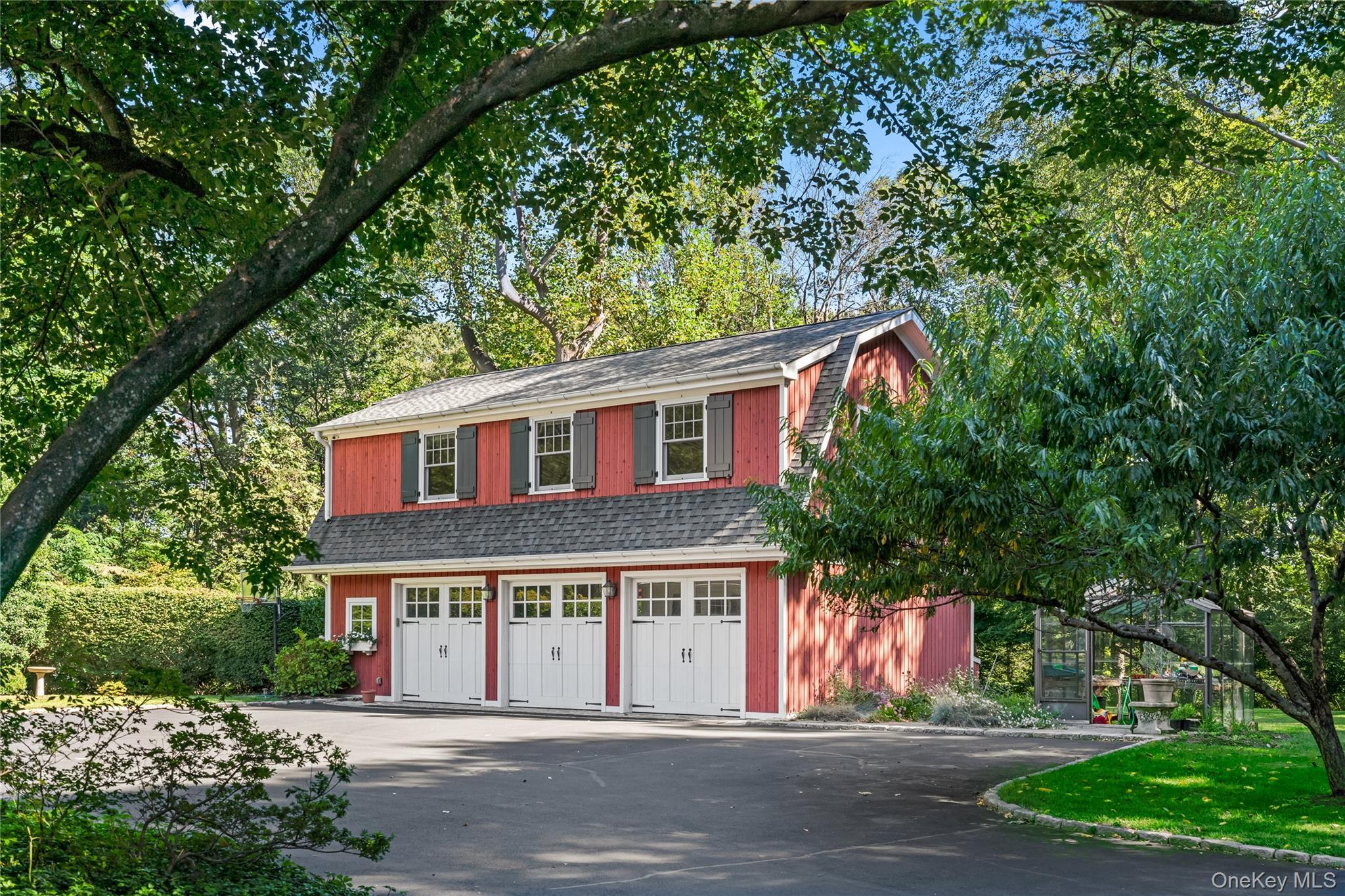 Single Family Gate Suffolk County, NY 11743, MLS-906380-36