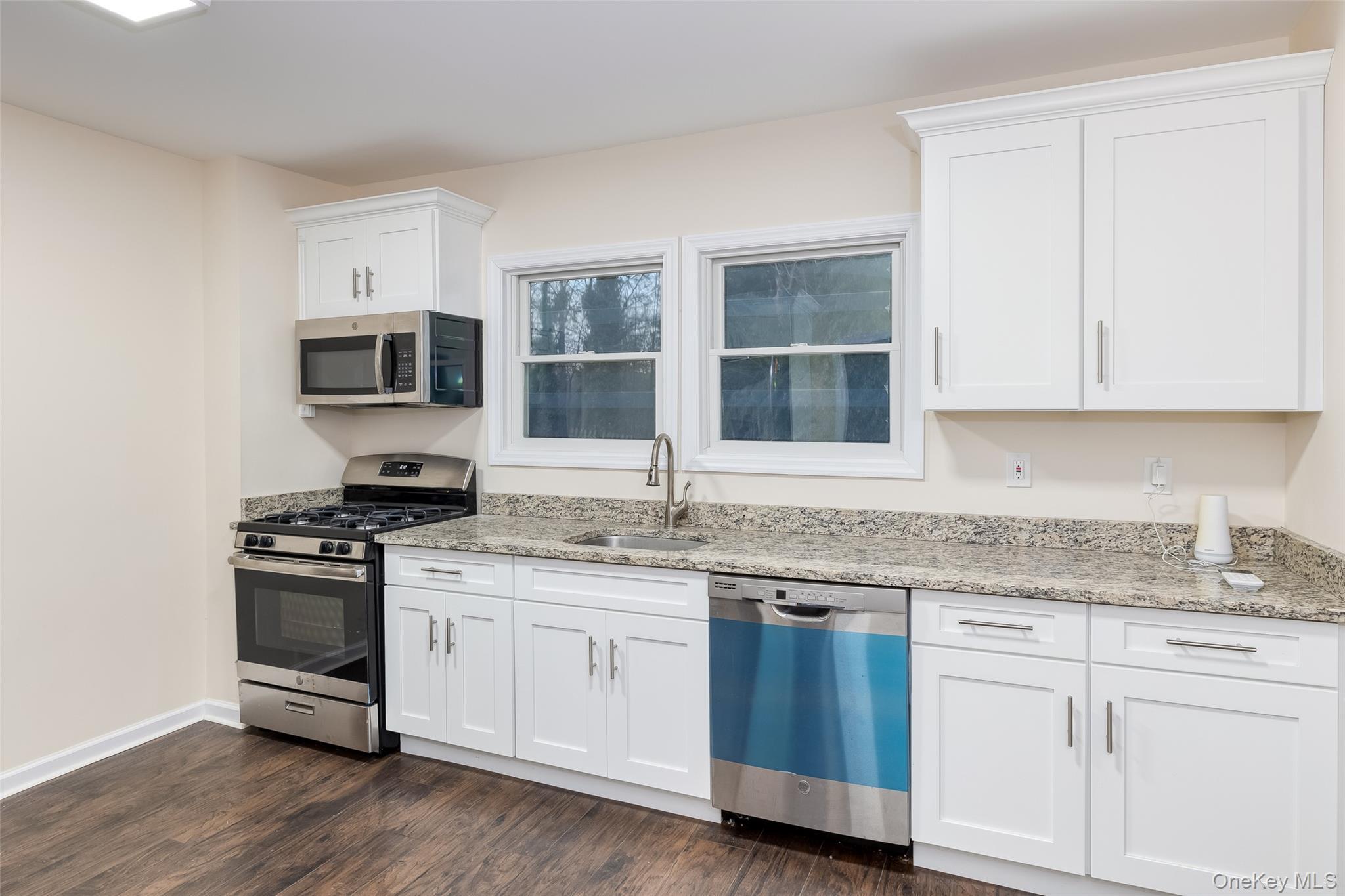 Single Family Main  Suffolk County, NY 11935, MLS-906405-3