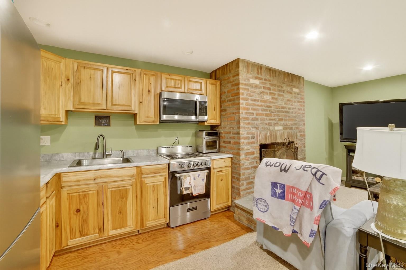 Single Family Route 9a  Westchester County, NY 10562, MLS-906409-23