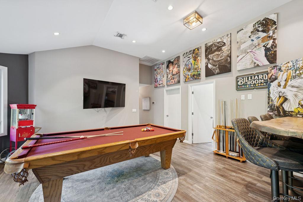 Single Family Lone Oak Suffolk County, NY 11787, MLS-906434-21