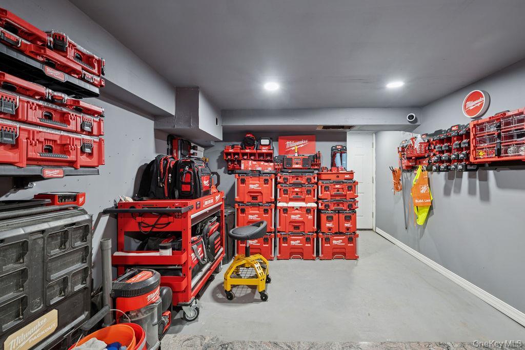 Single Family Lone Oak Suffolk County, NY 11787, MLS-906434-30