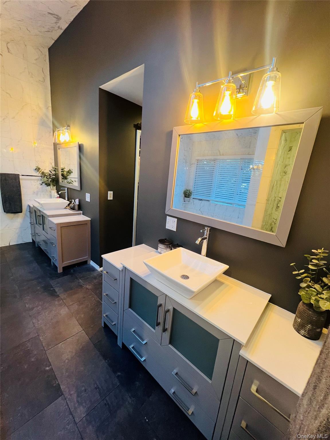 Single Family Lone Oak Suffolk County, NY 11787, MLS-906434-39