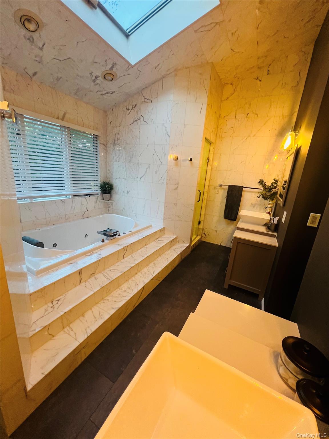 Single Family Lone Oak  Suffolk County, NY 11787, MLS-906434-40