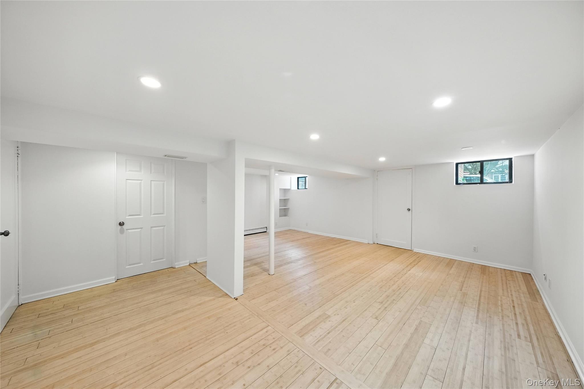 Single Family 69th  Queens, NY 11378, MLS-906463-21