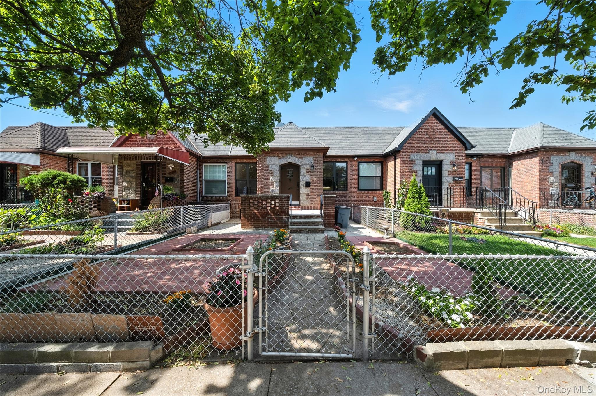 Single Family 69th  Queens, NY 11378, MLS-906463-3