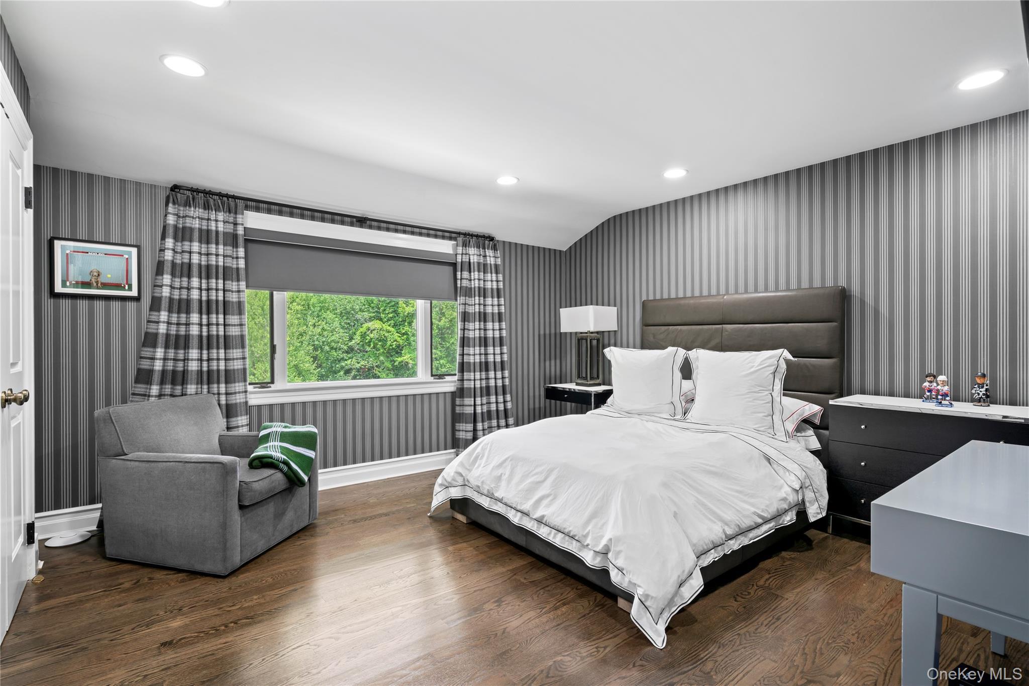 Single Family Montrose Nassau County, NY 11576, MLS-906465-21